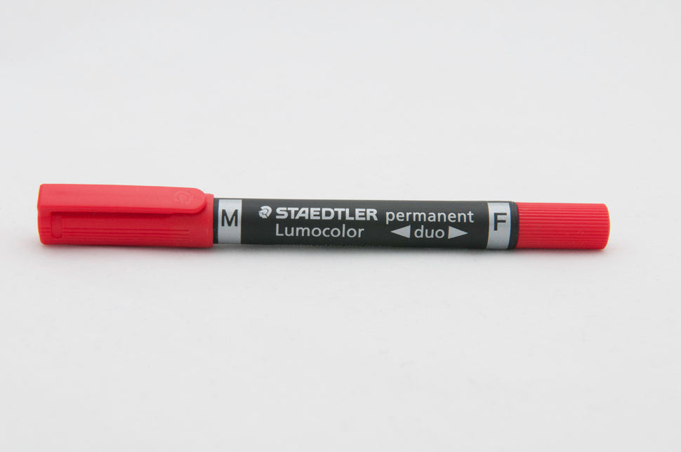 Permanentni marker Staedtler Lumocolor 348-2, rdeč duo