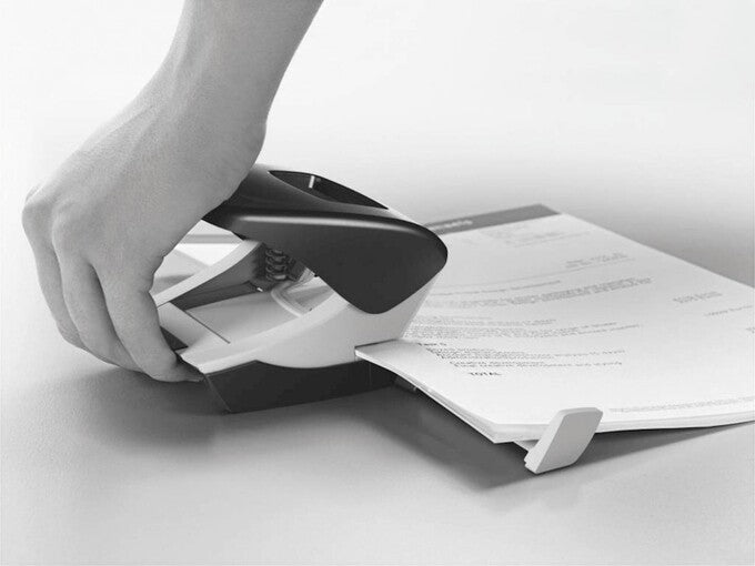 Luknjač Leitz Wow, 30-listni, biserno viola