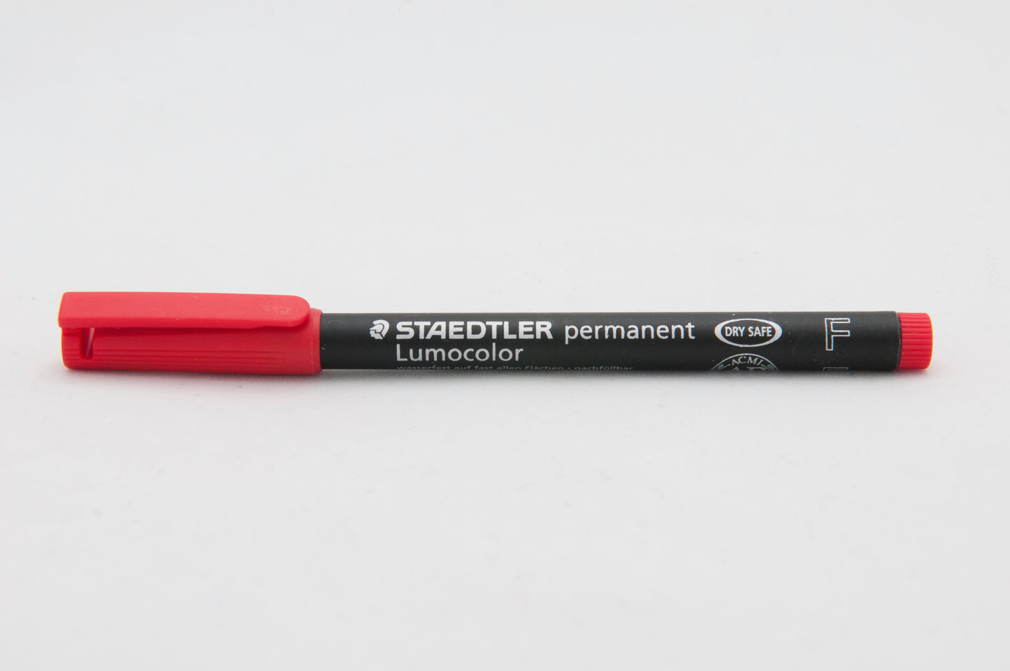 Permanentni marker Staedtler Lumocolor 318-2 F, rdeč