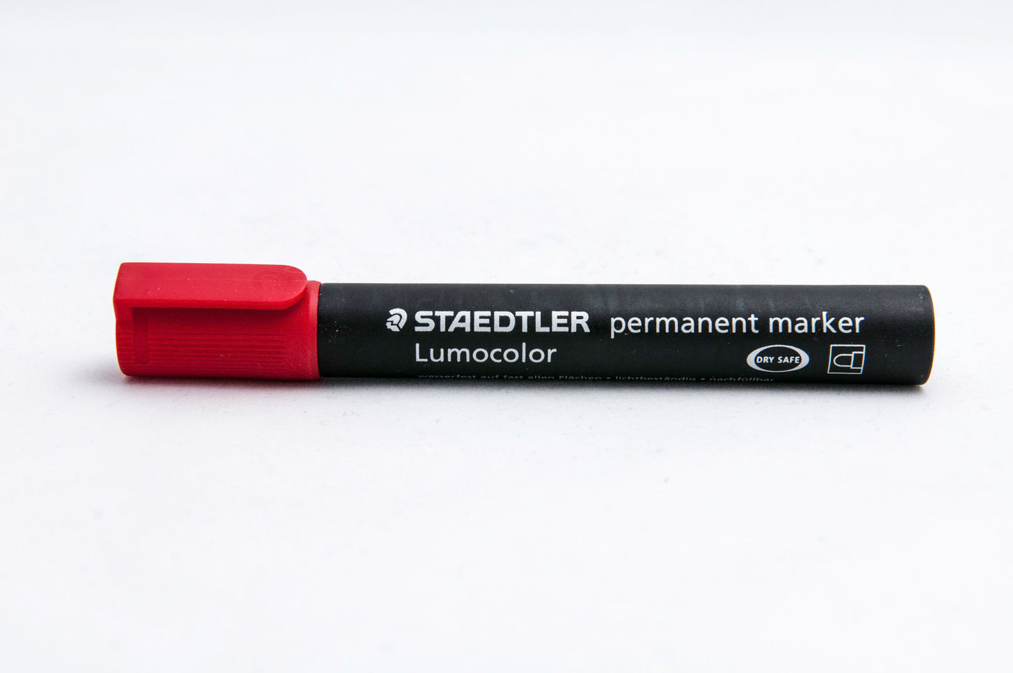 Permanentni marker Staedtler Lumocolor 352-2, rdeč