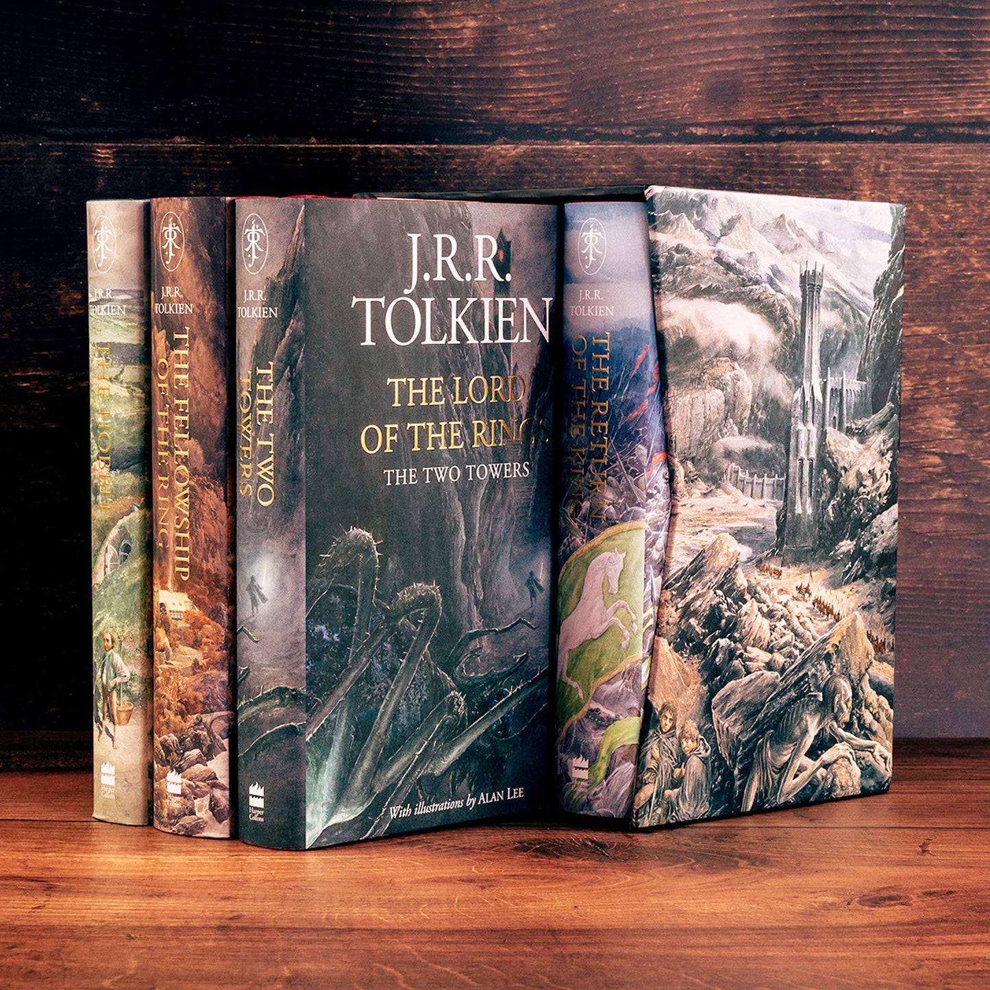 The Hobbit & The Lord Of The Rings Boxed Set (Illustrated Edition)