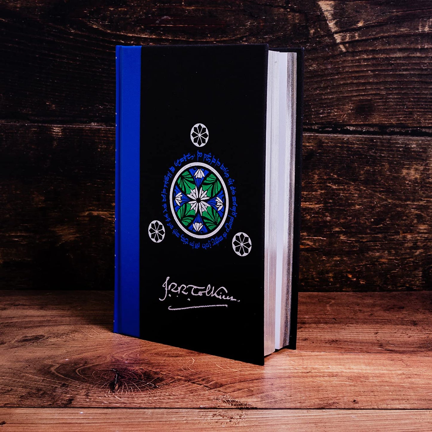 The Silmarillion Deluxe Edition - Illustrated by the Author