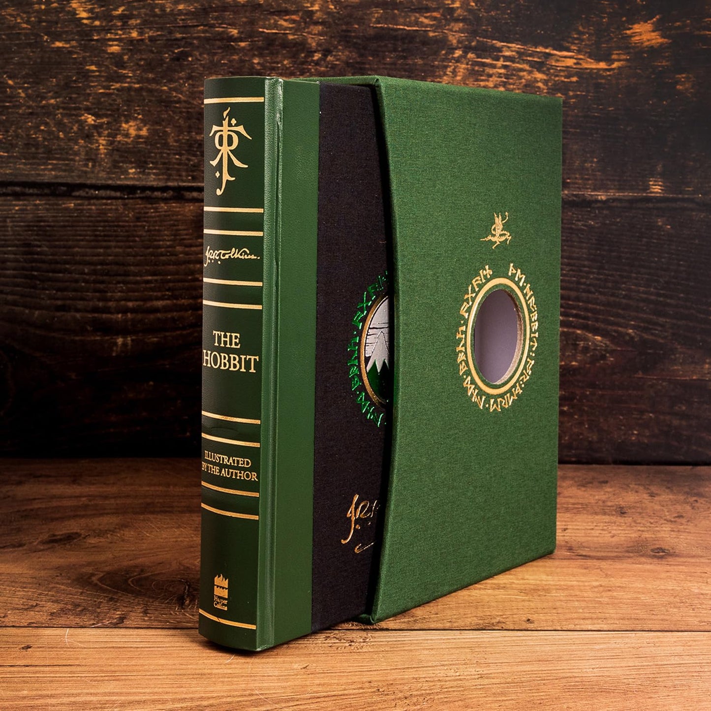 The Hobbit Deluxe Edition - Illustrated by the Author