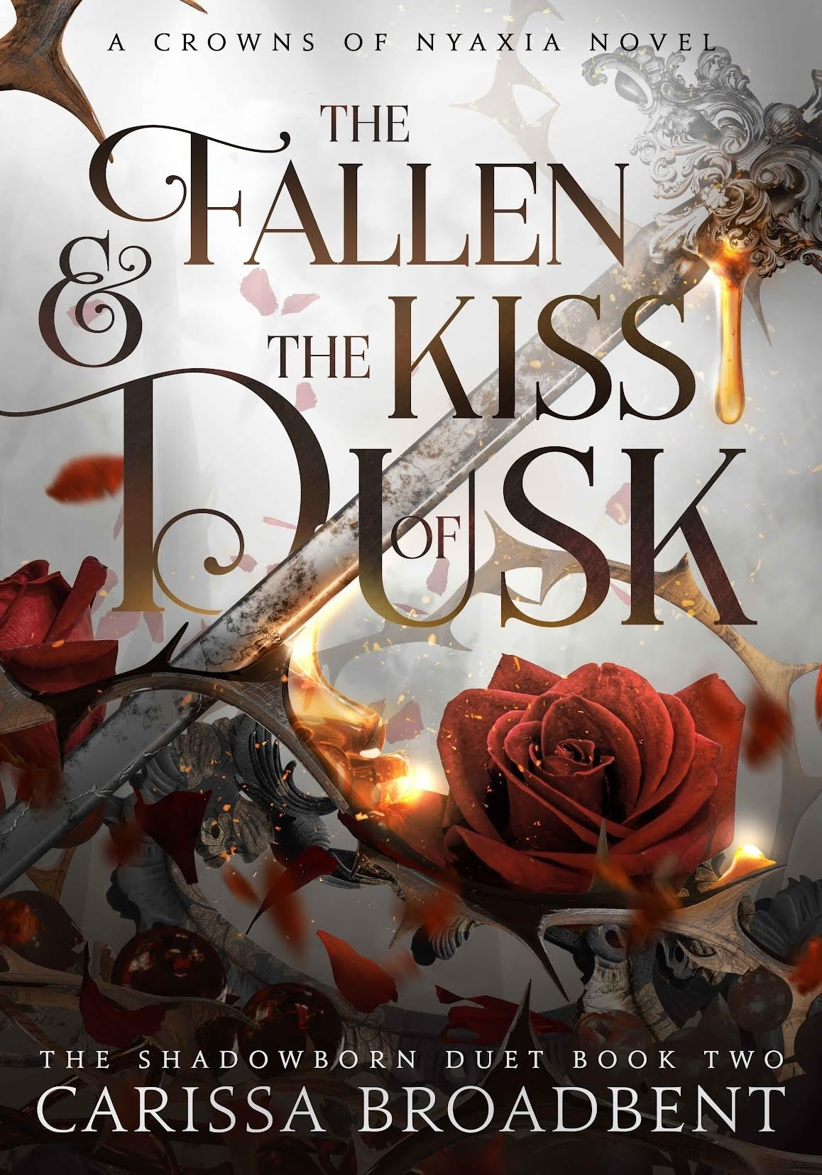 The Fallen and the Kiss of Dusk : The Shadowborn Duet, Book 2 (A Crowns of Nyaxia Novel)