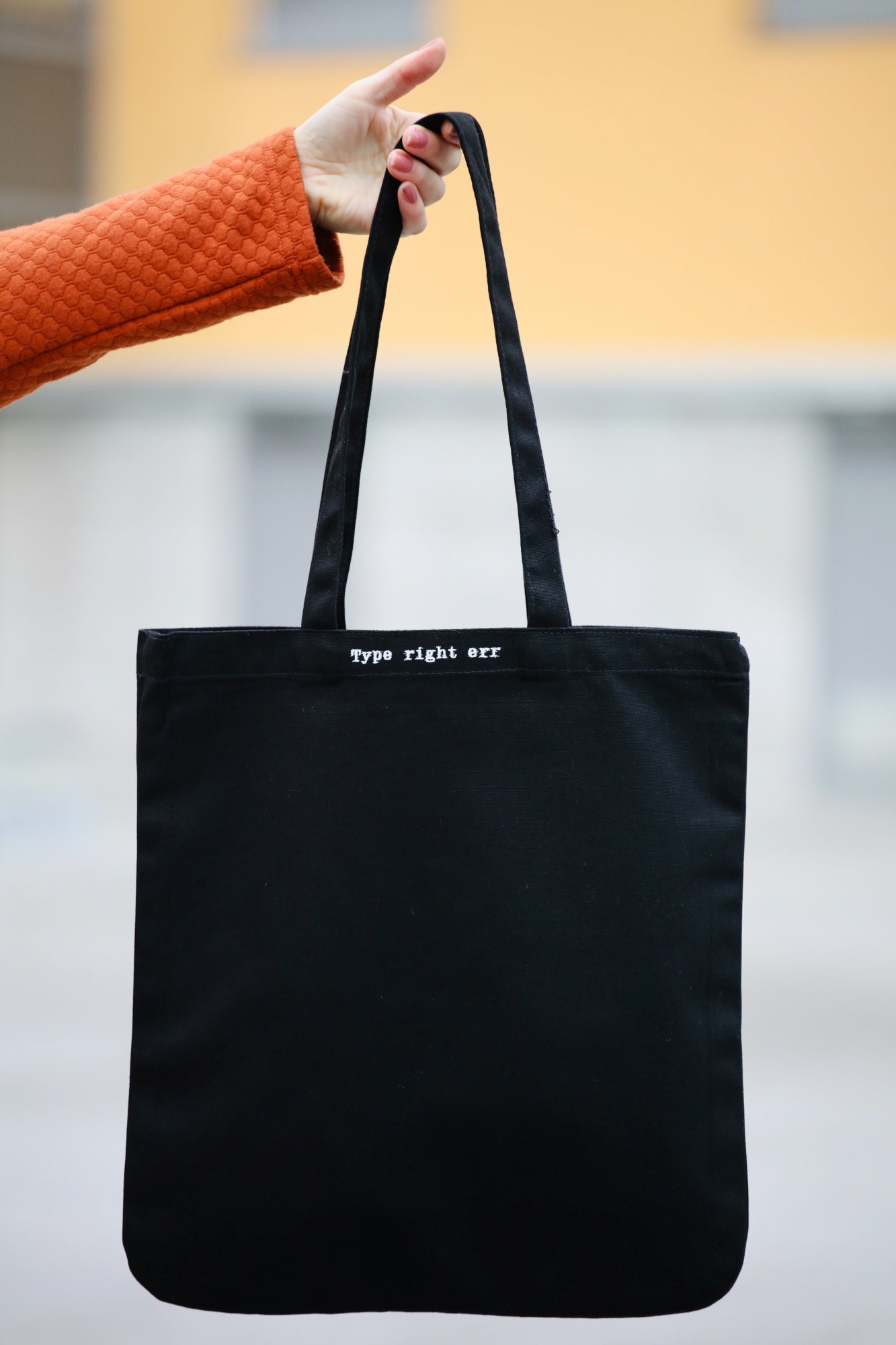 Vrečka Ljudje z ostrimi robovi me najbolj zmehčajo